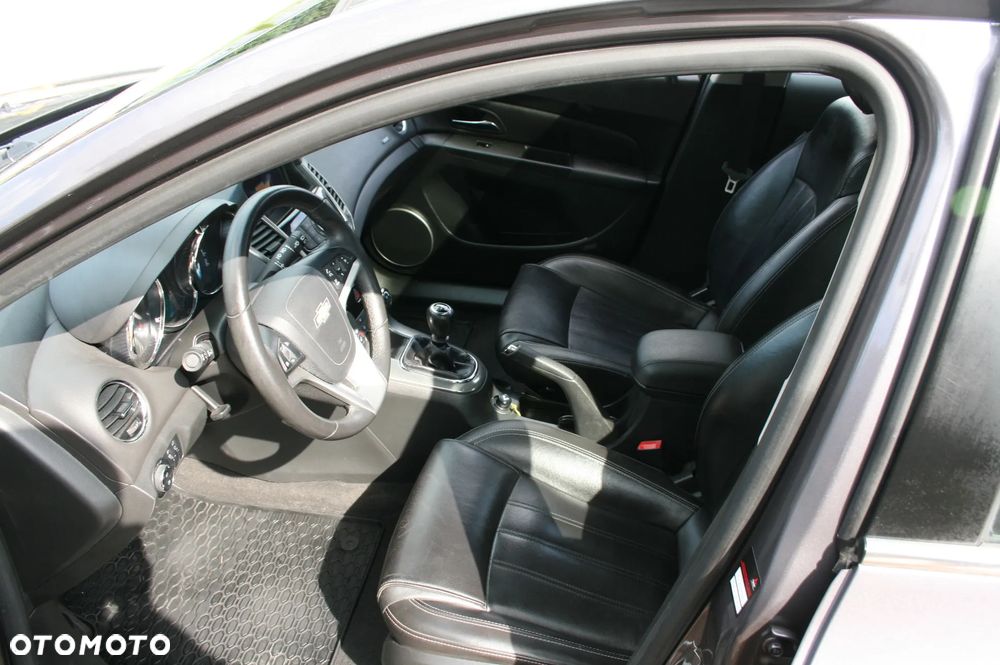 Chevrolet Cruze - 10