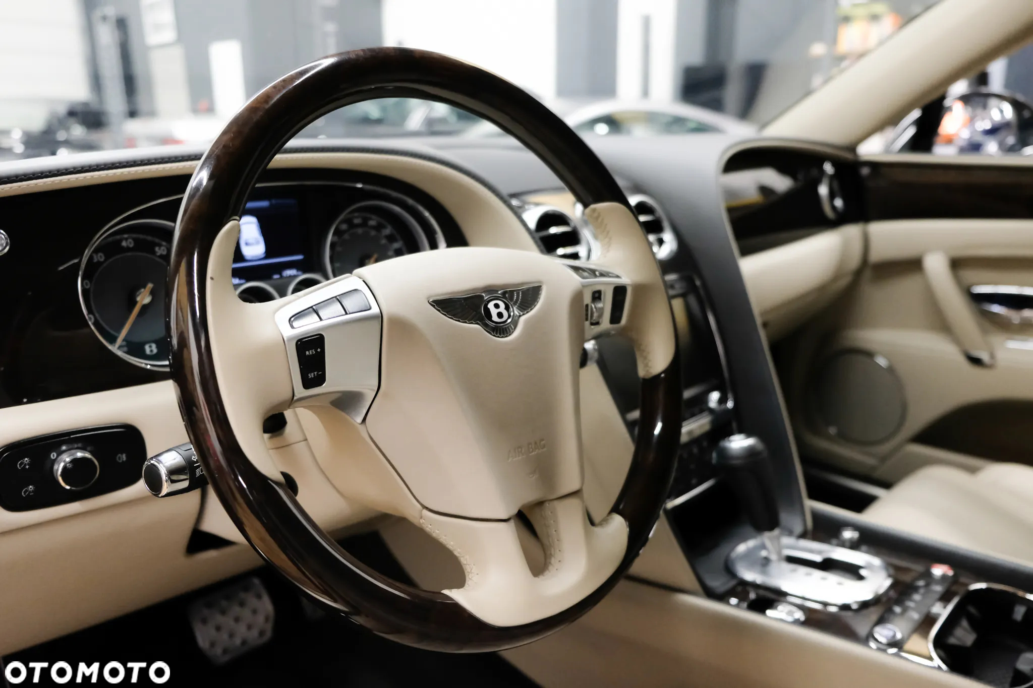 Bentley Flying Spur GTC W12 - 21
