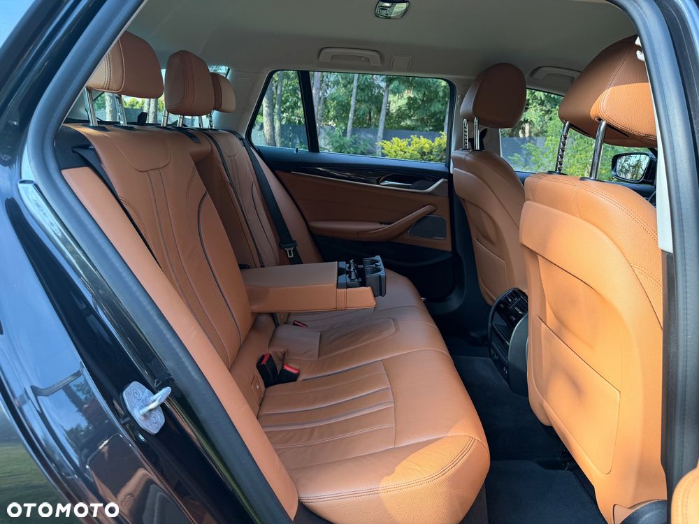 BMW Seria 5 520d Luxury Line - 12