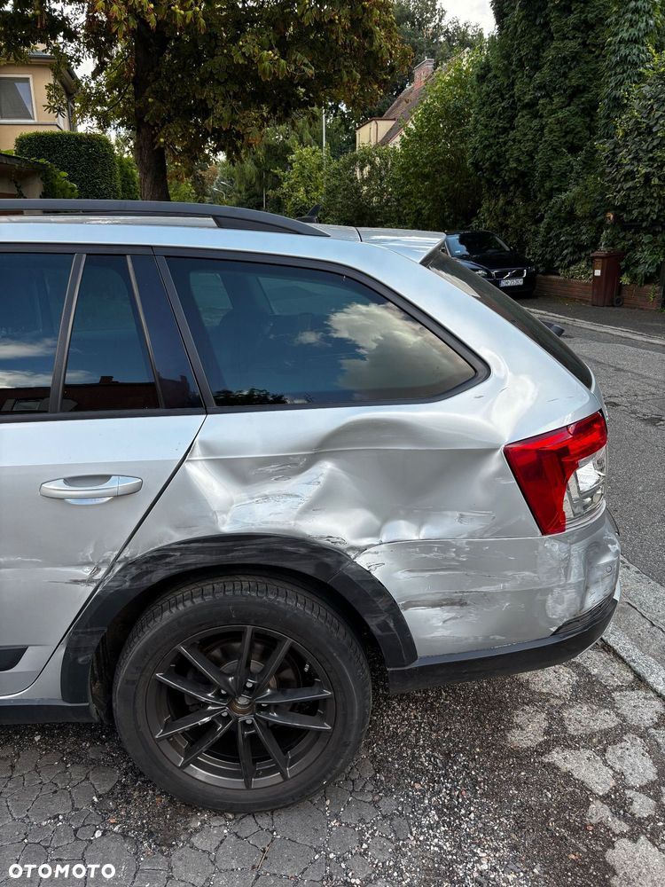 Skoda Octavia Scout 2.0 TDI 4x4 DSG - 10