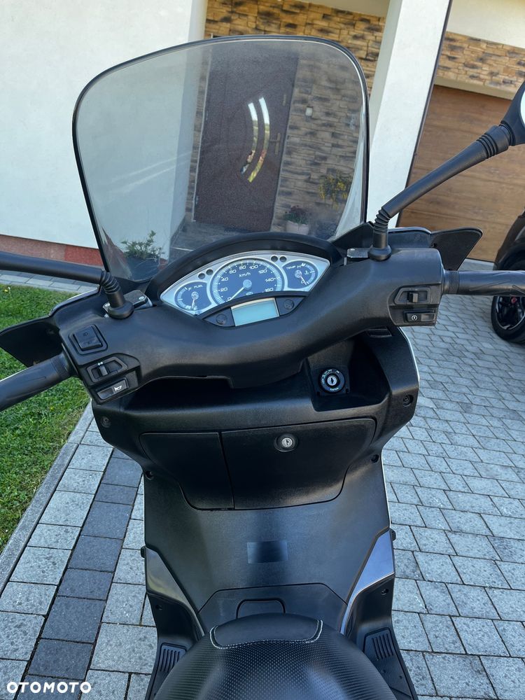 Yamaha X-max - 7