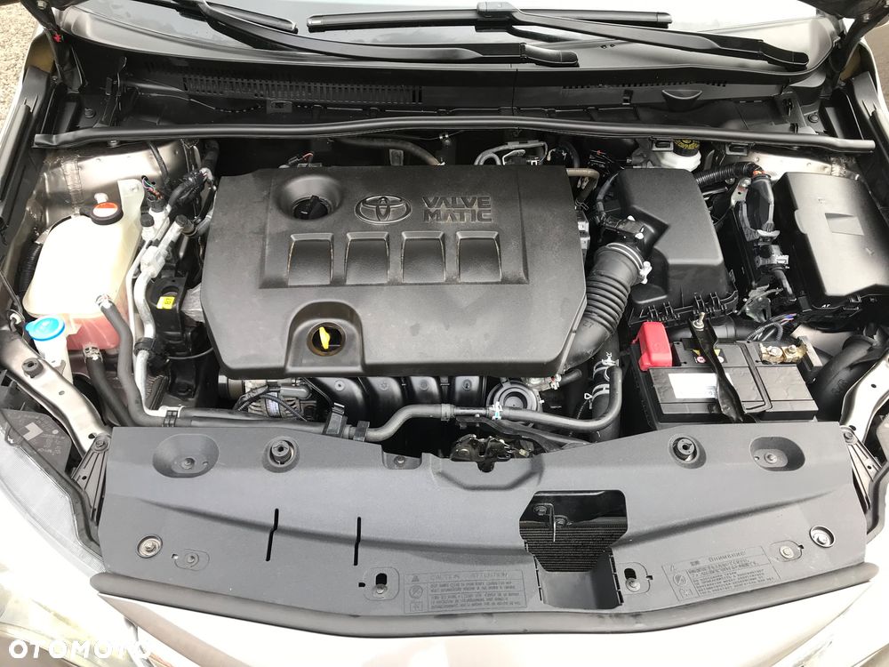 Toyota Avensis - 11