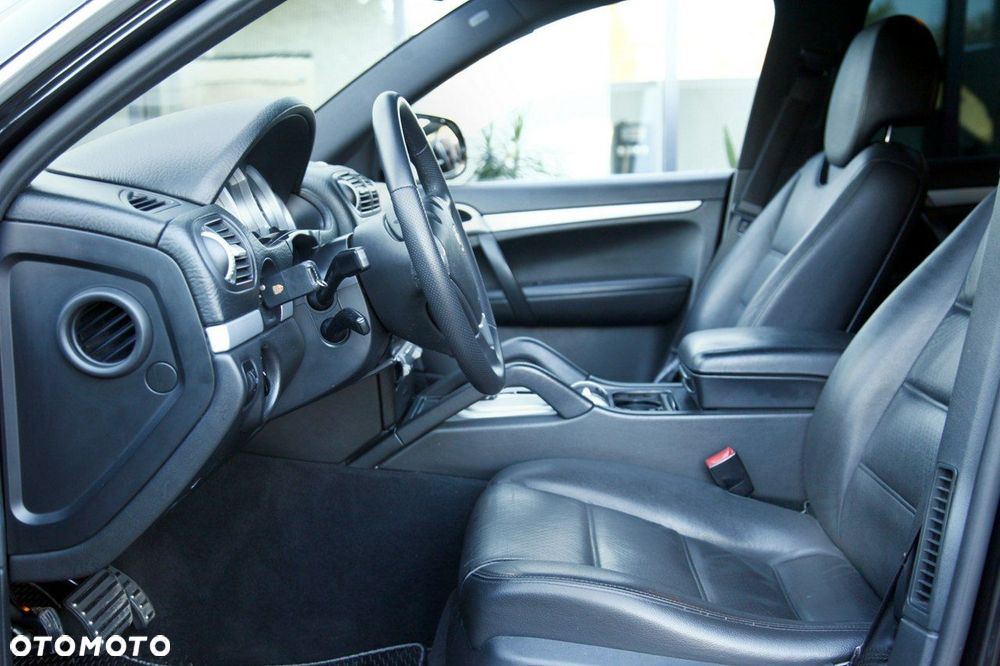 Porsche Cayenne - 12