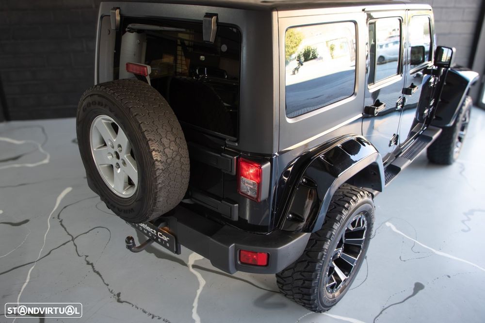 Jeep Wrangler Unlimited - 23