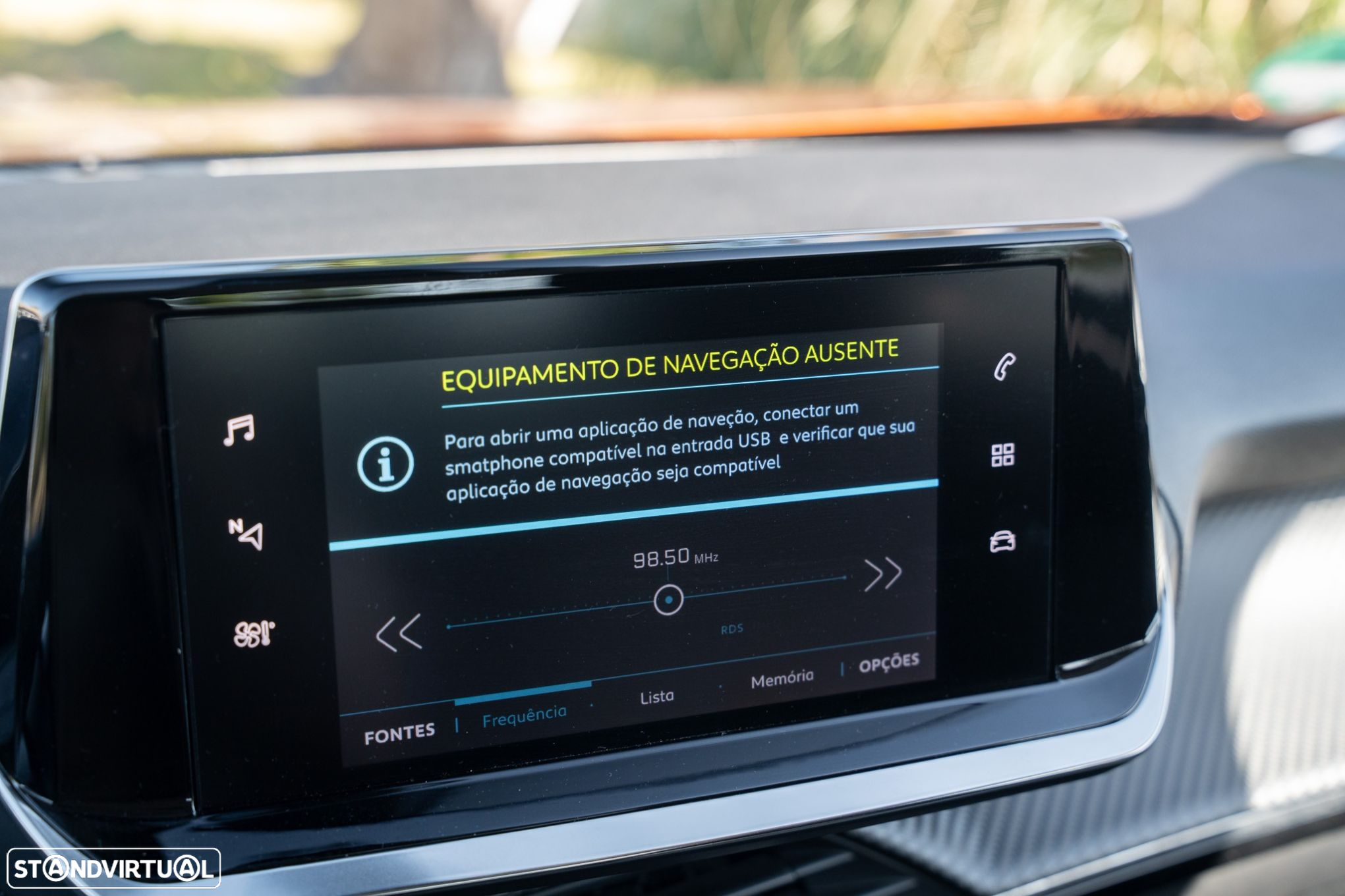 Peugeot e-2008 50 kWh Active Pack - 10