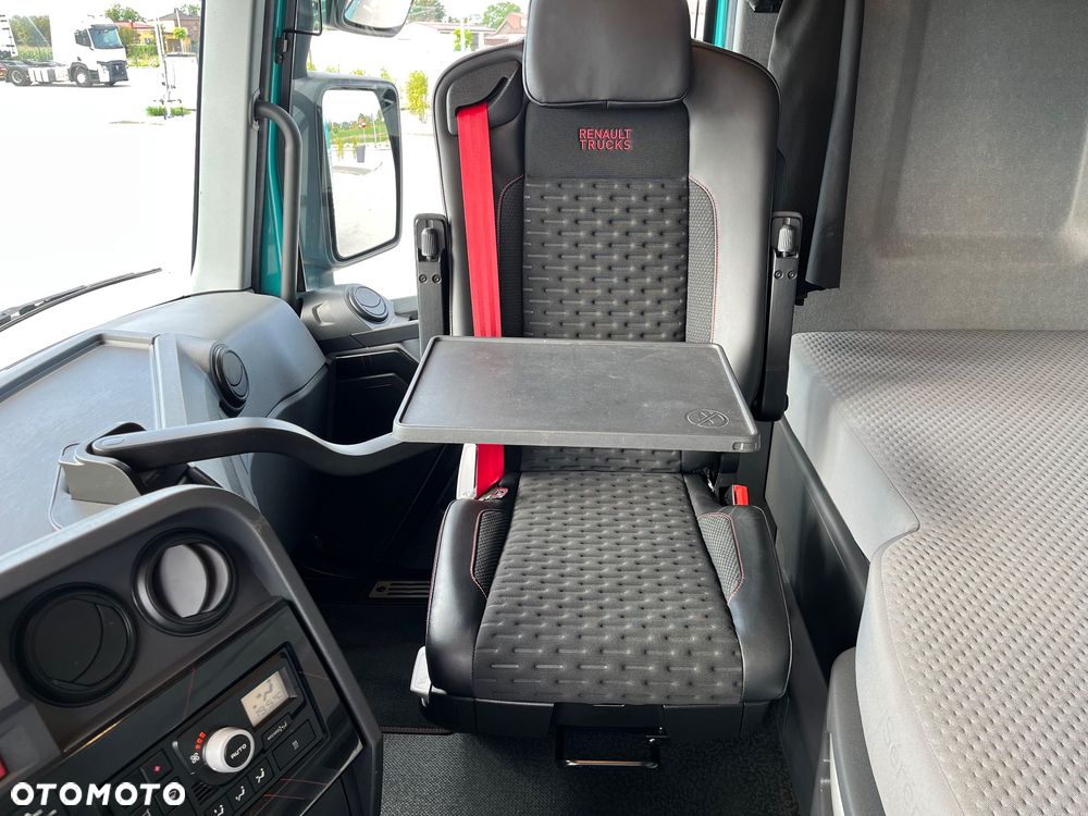 Renault THIGH520 T520 High Sleeper - 12