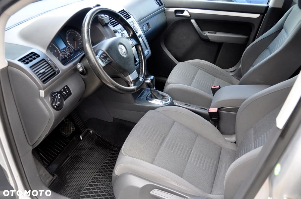 Volkswagen Touran 1.9 TDI Q-Line DSG - 5