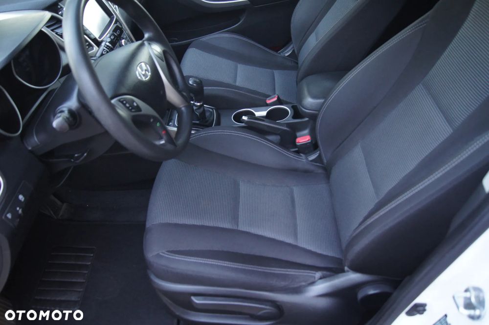 Hyundai i30 blue 1.4 YES Gold - 10