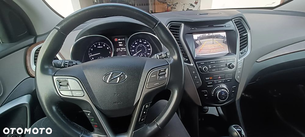 Hyundai Grand Santa Fe - 4