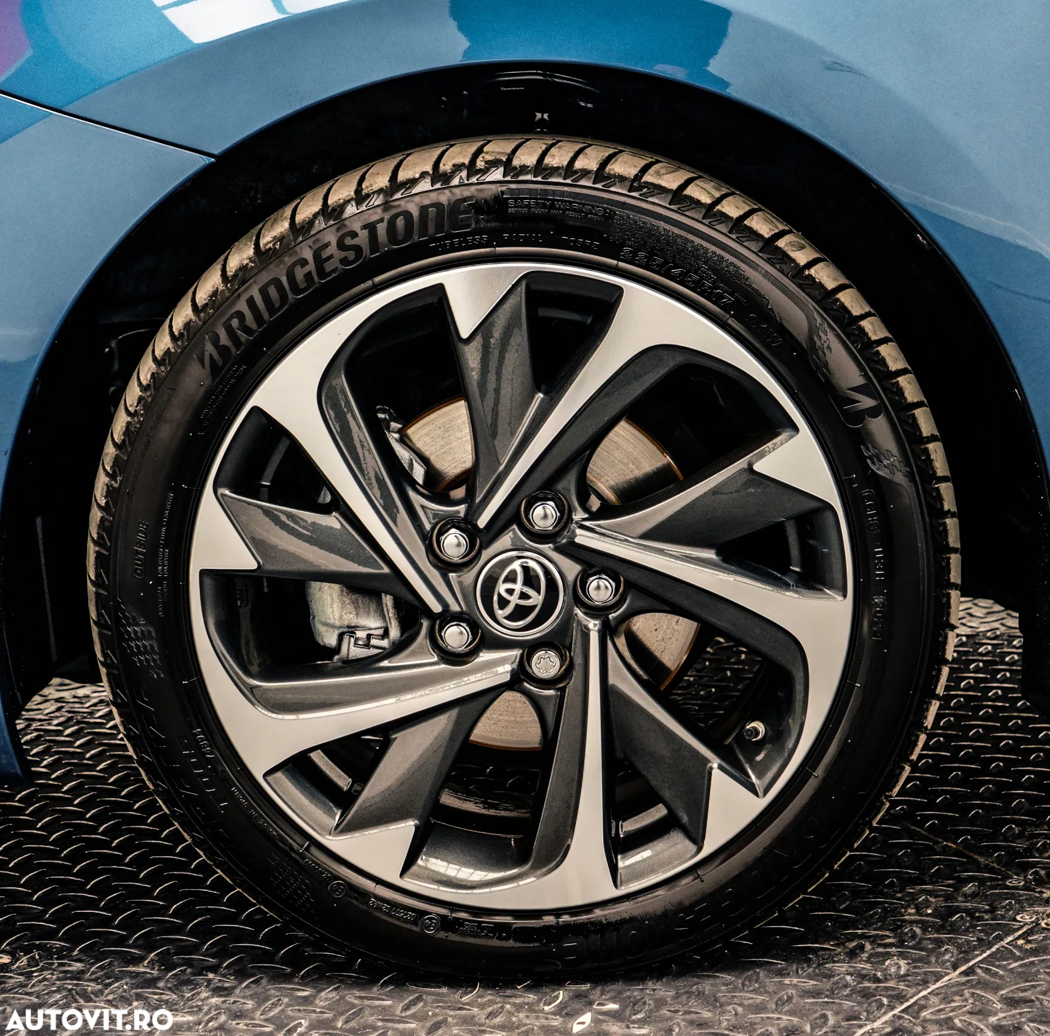 Toyota Auris 1.8 L VVT-i Hybrid Sol - 34