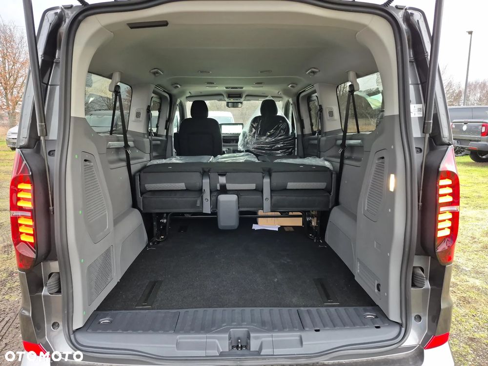 Volkswagen Caravelle - 13