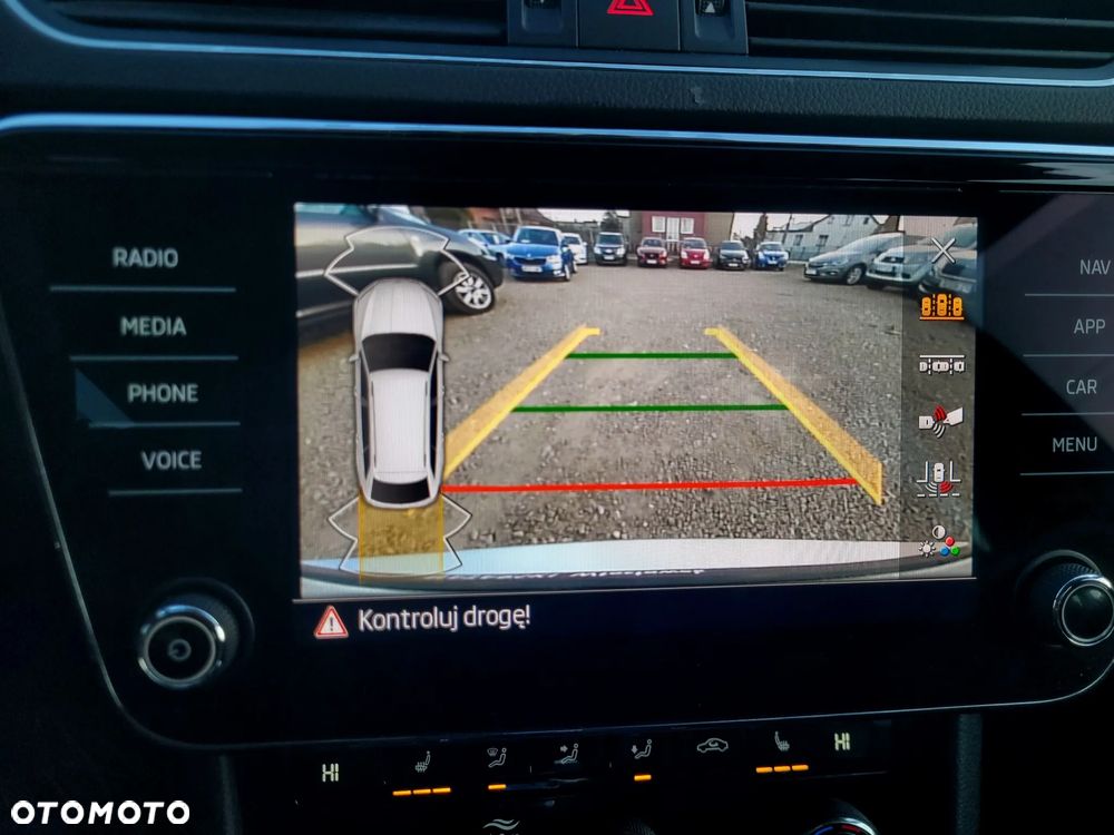 Skoda Superb 2.0 TDI SCR Ambition DSG - 20