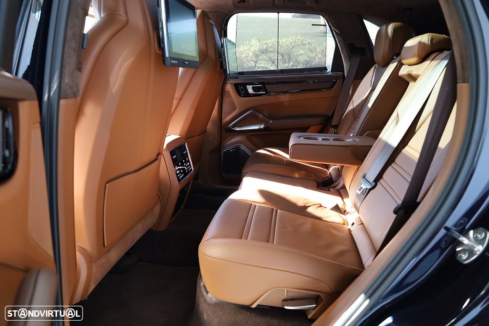 Porsche Cayenne Turbo - 55