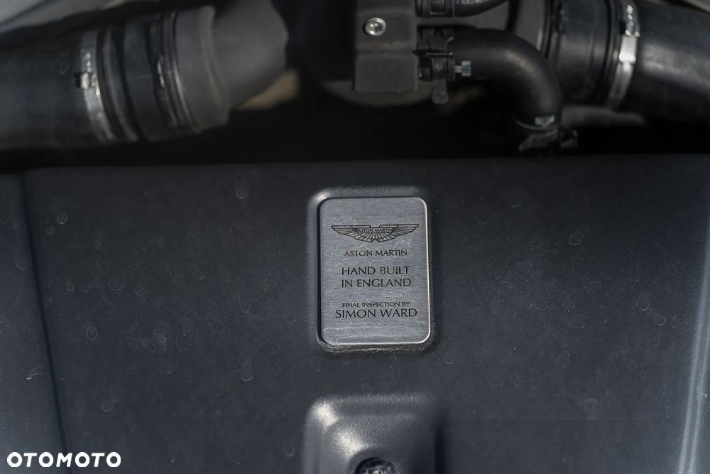 Aston Martin V12 Vantage Carbon Black - 19