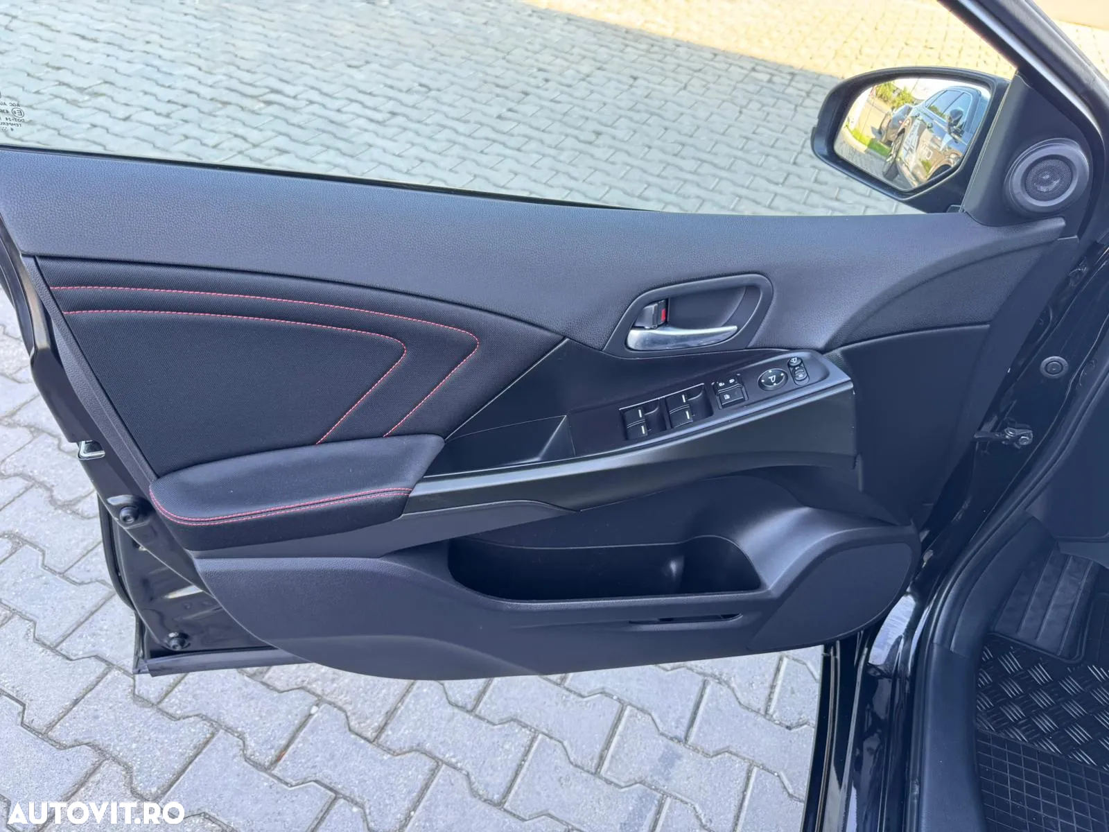 Honda Civic Tourer 1.8 i-VTEC AT Lifestyle - 11