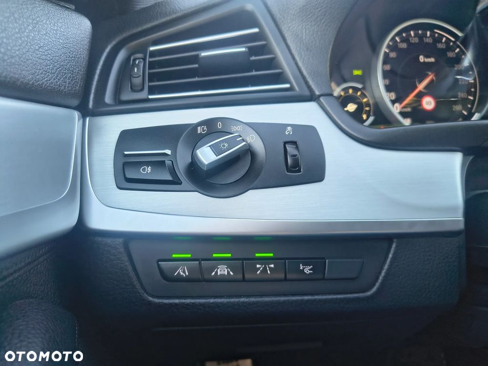 BMW Seria 5 530d Blue Performance Sport-Aut - 32