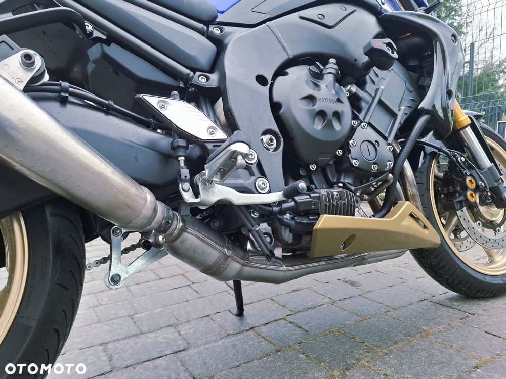 Yamaha FZ8 - 11