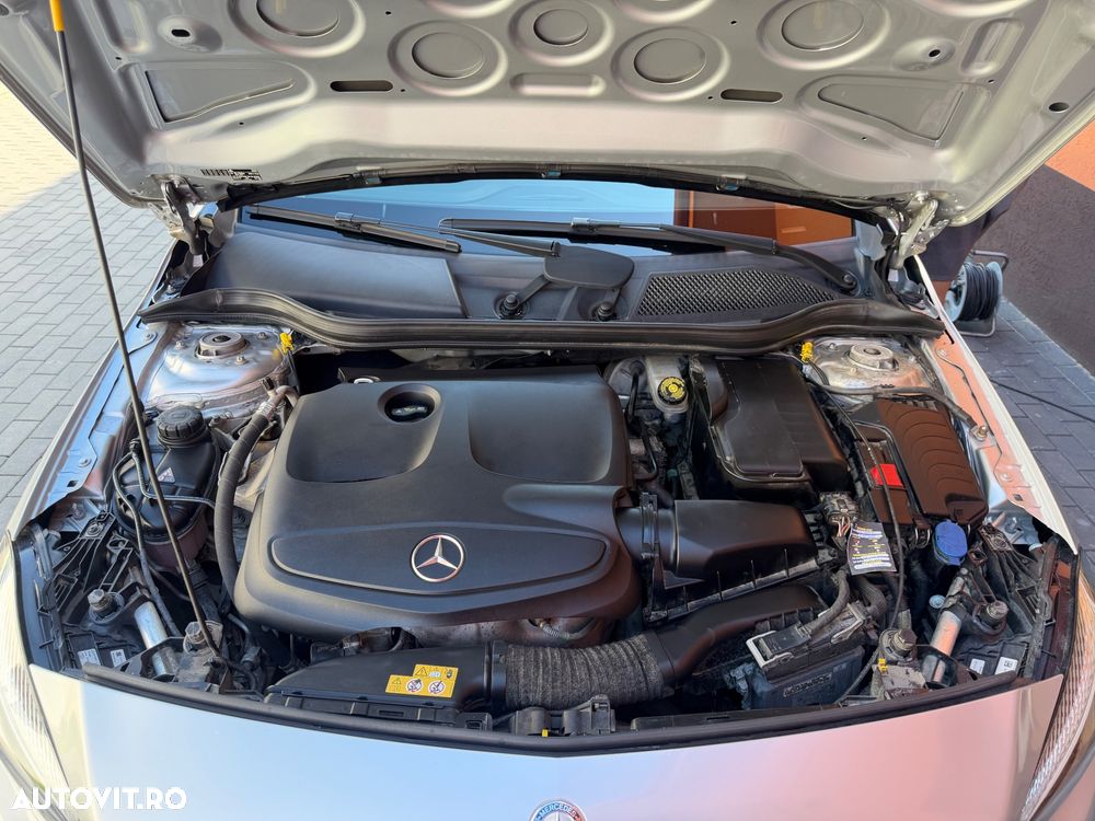 Mercedes-Benz A 200 7G-DCT - 12