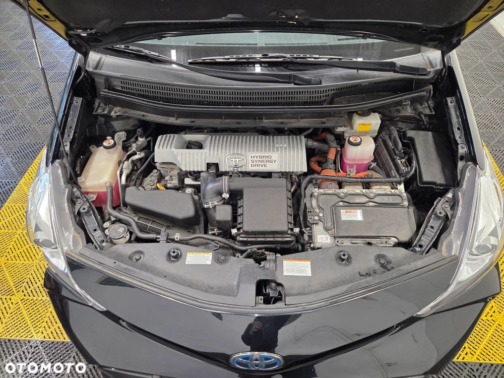 Toyota Prius+ (Hybrid) Executive - 16