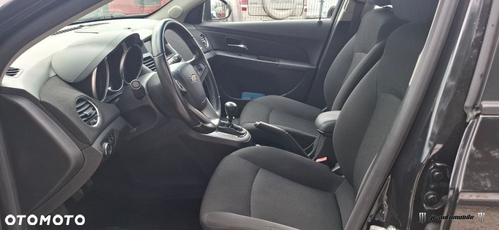 Chevrolet Cruze - 11