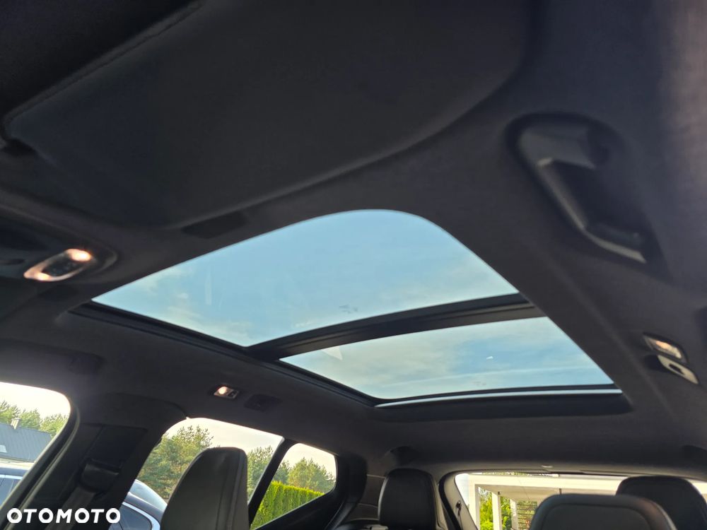 Volvo XC 40 D4 AWD Geartronic Inscription - 24