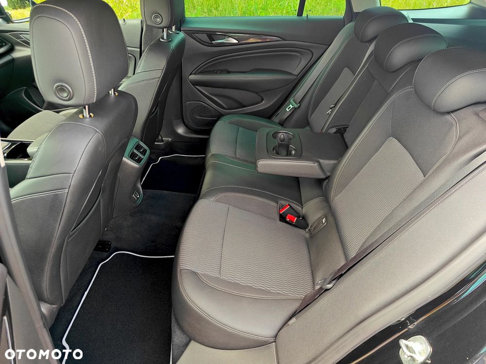 Opel Insignia - 30
