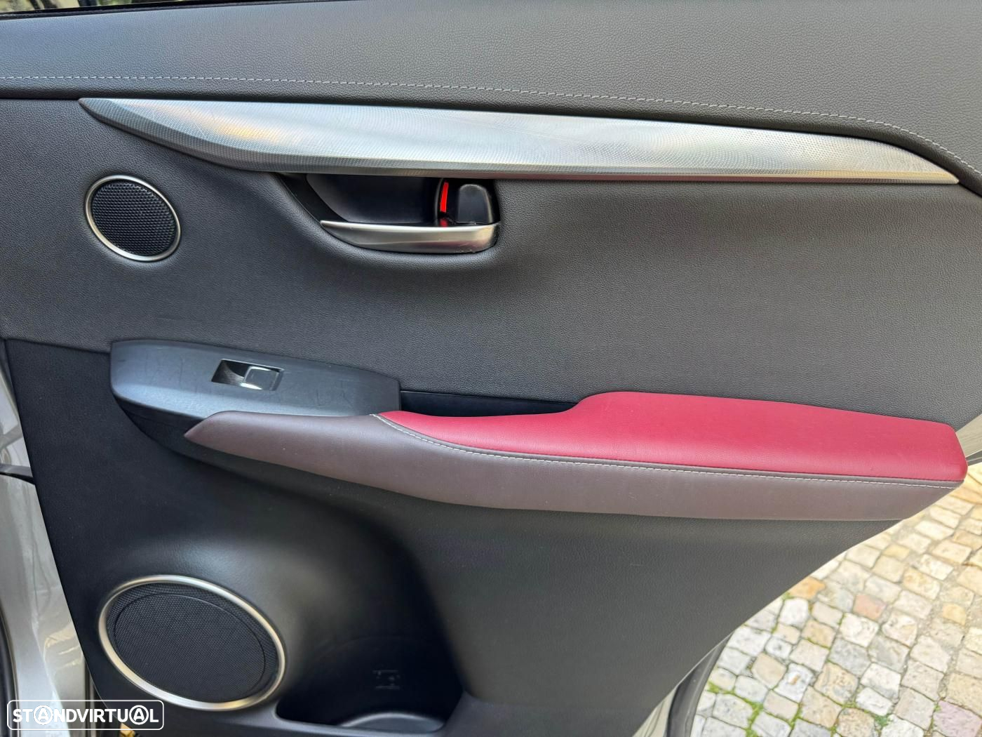Lexus NX 300h Executive+ - 31