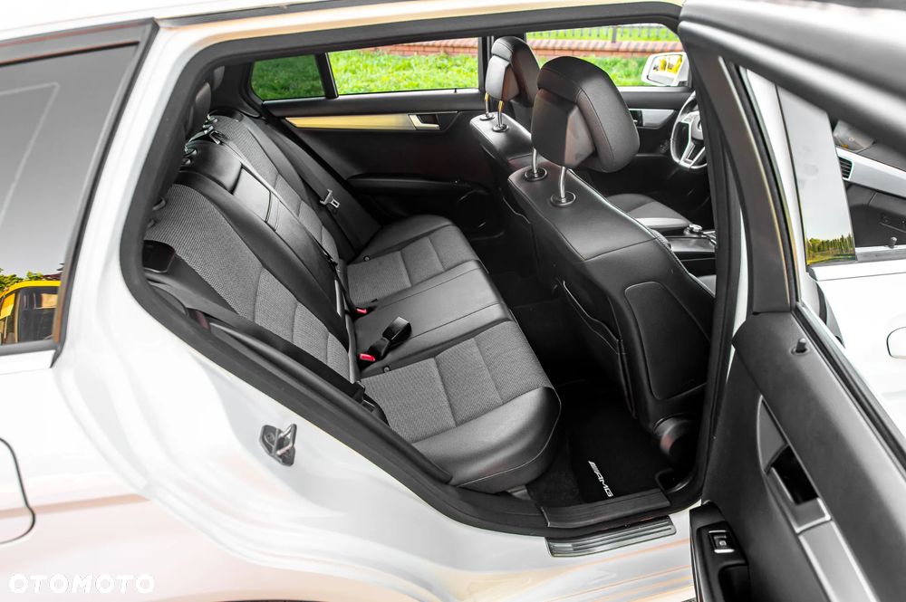 Mercedes-Benz Klasa C 250 CDI 4Matic 7G-TRONIC Avantgarde Edition - 10