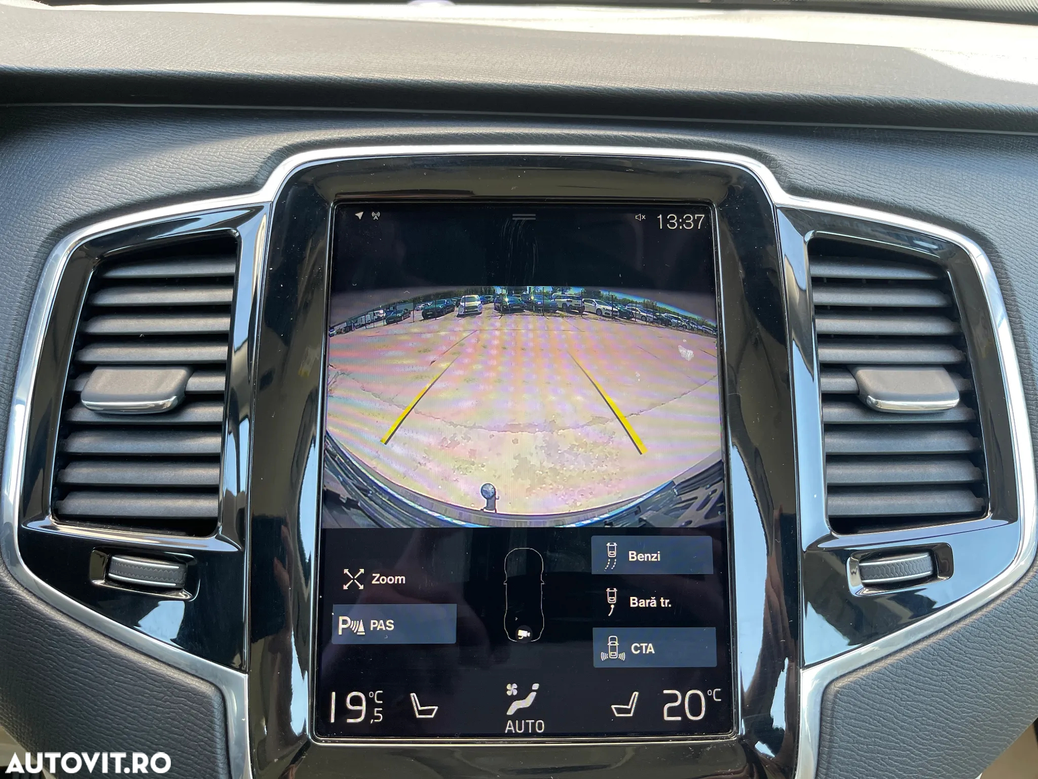 Volvo XC 90 T8 eAWD Momentum Pro - 12