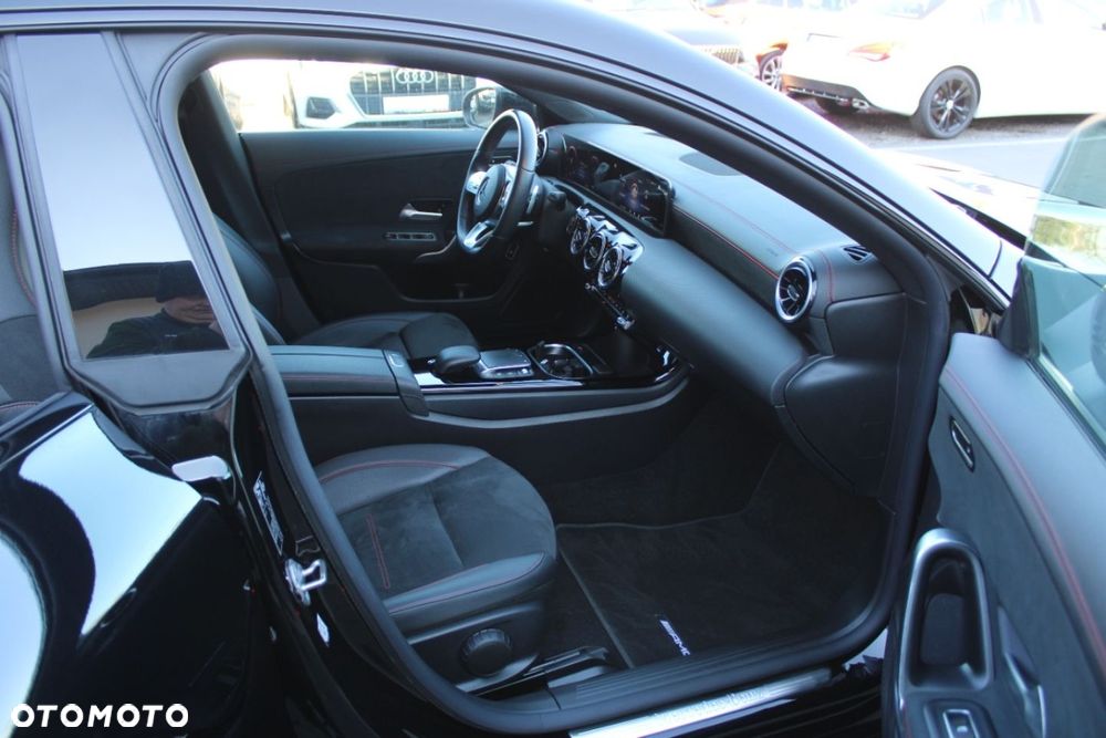 Mercedes-Benz CLA - 35