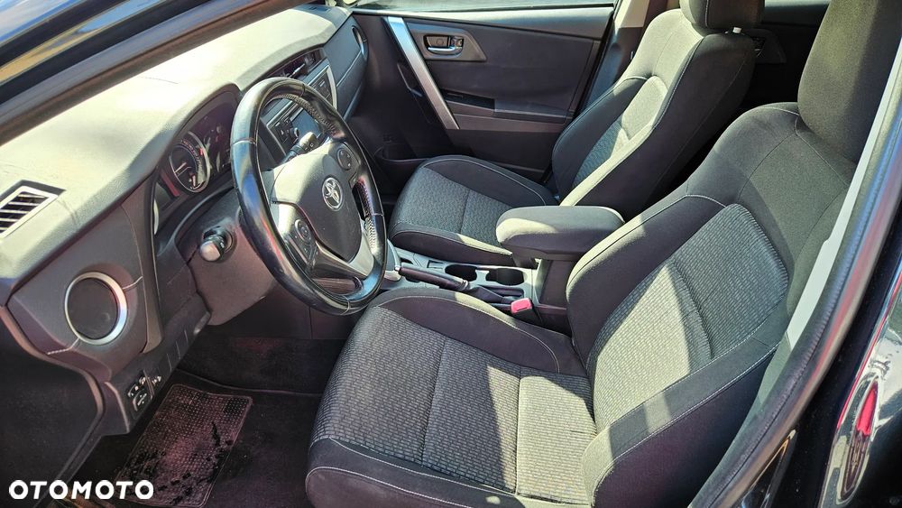 Toyota Auris 1.8 HSD Luna - 22