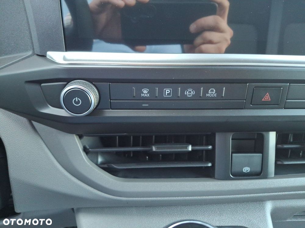 Volkswagen Transporter Furgon 2.0 TDI 150 KM manual - 32