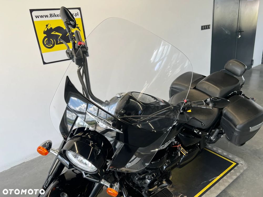 Suzuki Intruder - 16