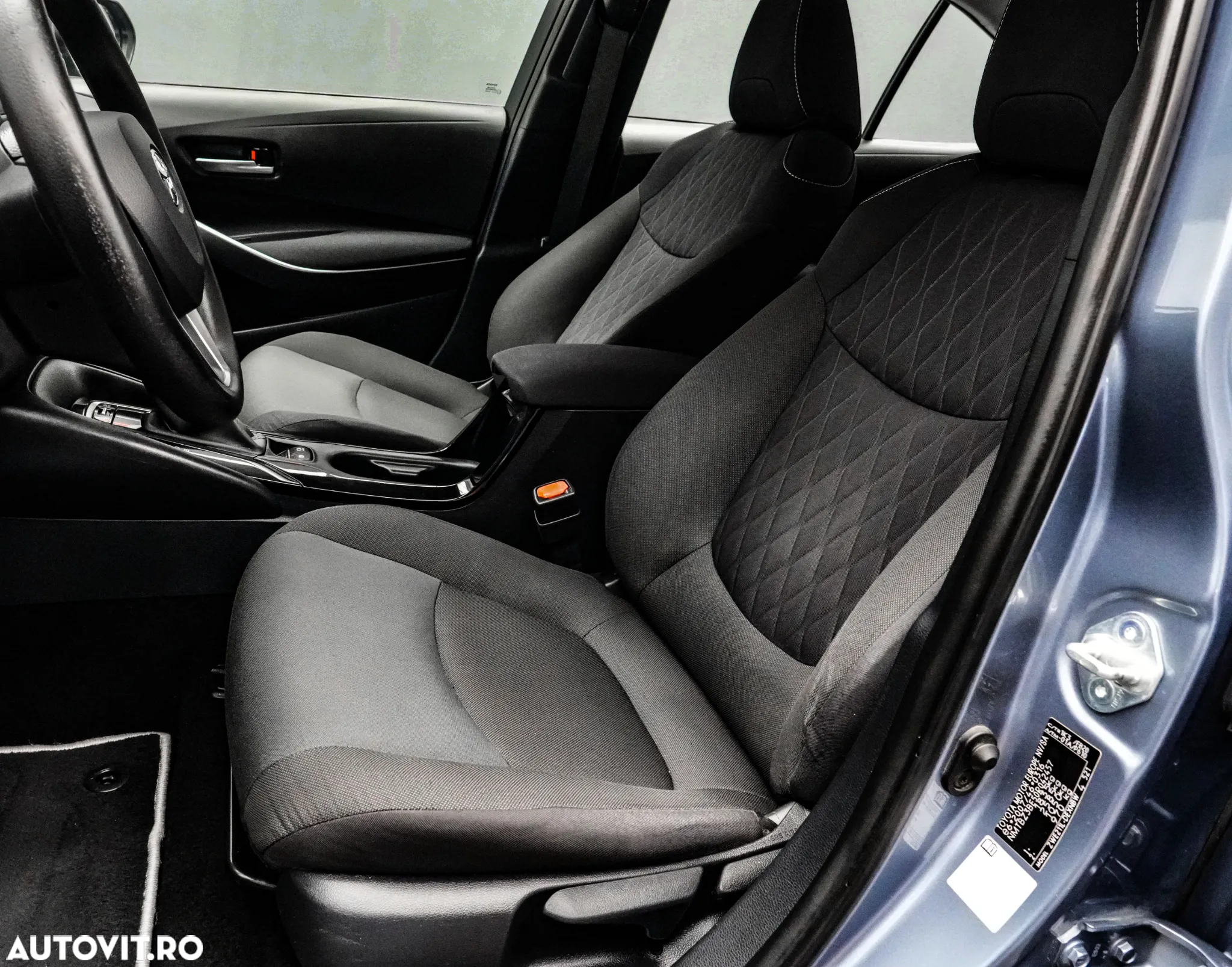 Toyota Corolla 1.8 HSD Business - 13