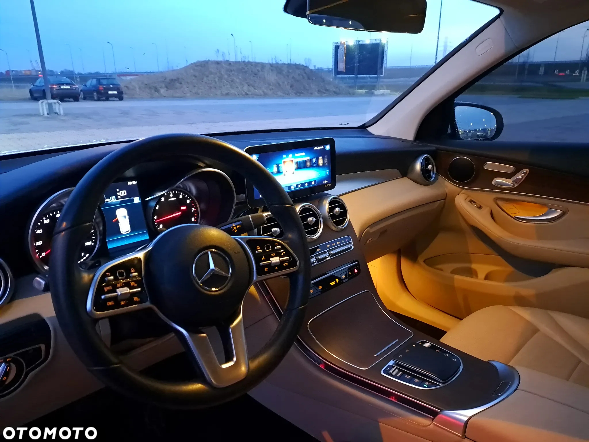 Mercedes-Benz GLC 300 4Matic 9G-TRONIC Exclusive - 12