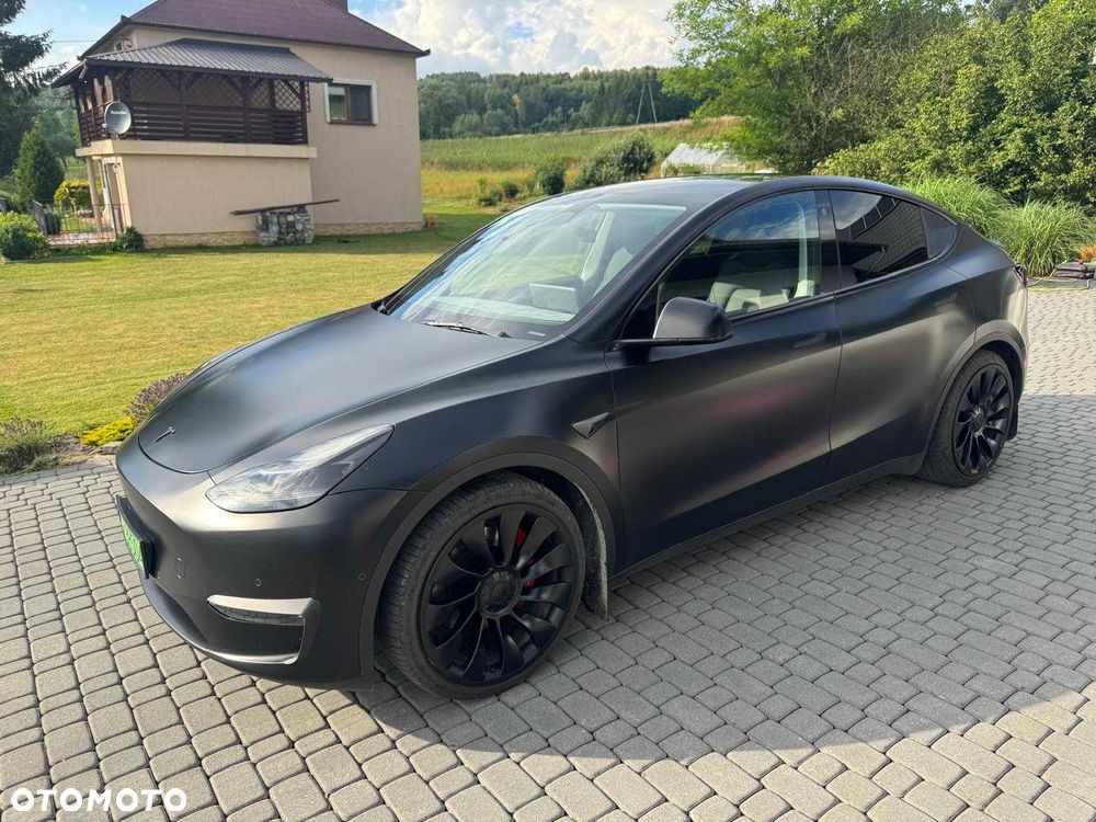 Tesla Model Y - 1