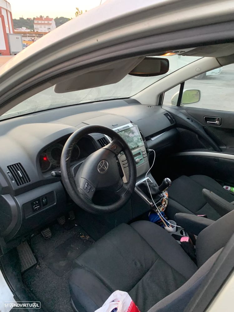 Toyota Corolla Verso 2.0 D-4D - 5