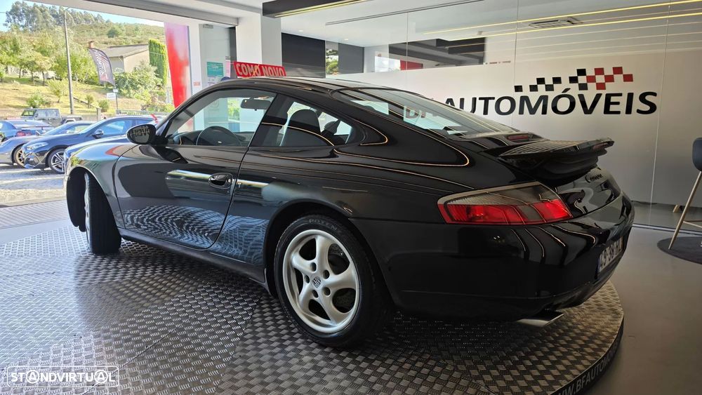 Porsche 911 (996) Carrera - 4