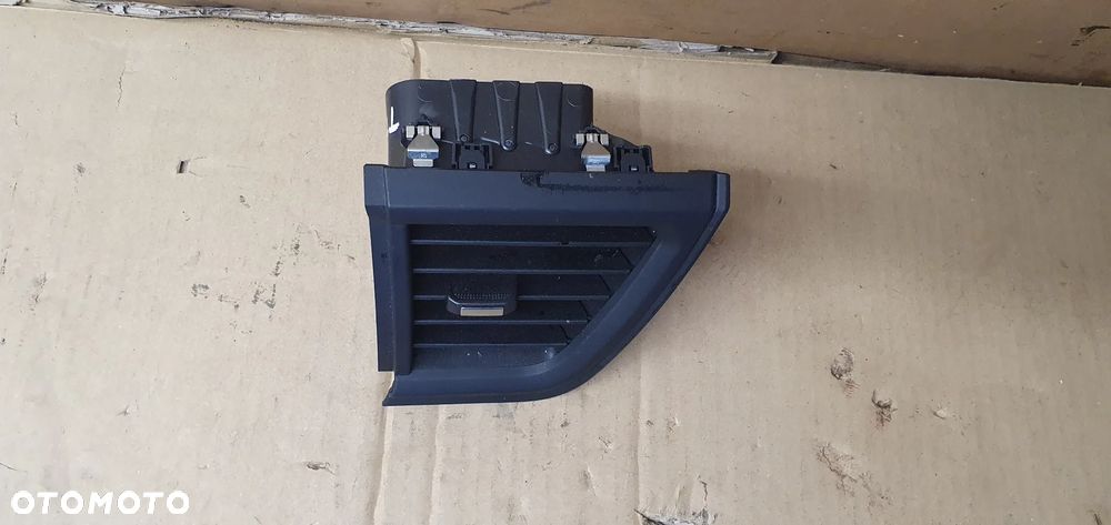 Kratka nawiewu powietrza prawa Renault Trafic IV 687508261R 687601409R - 2