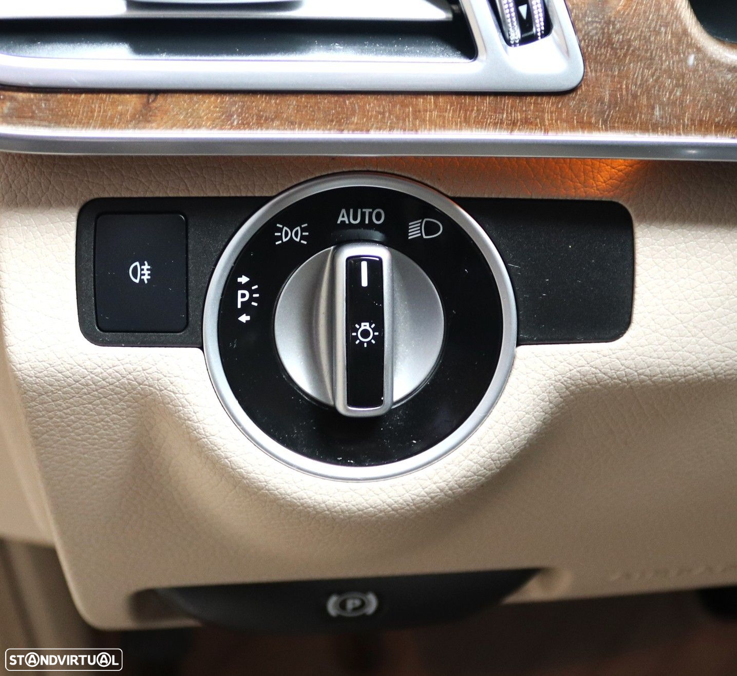 Mercedes-Benz E 300 Bluetec Hybrid Avantgarde - 13