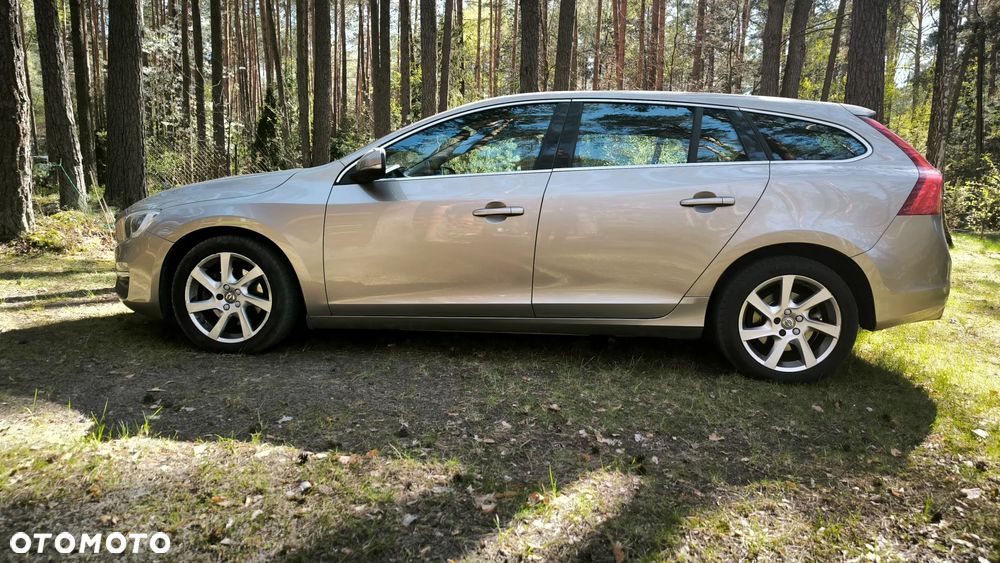 Volvo V60 D4 Drive-E Momentum - 11