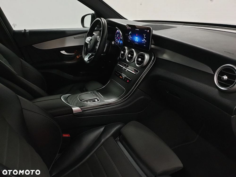 Mercedes-Benz GLC 300 de 4Matic 9G-TRONIC AMG Line Plus - 26