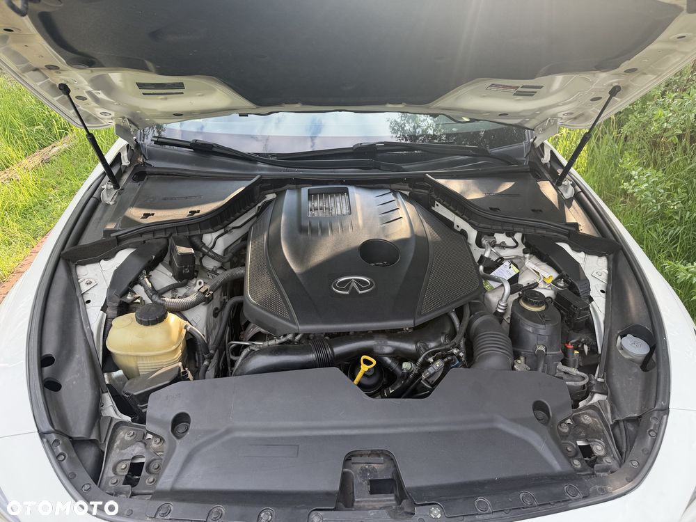 Infiniti Q60 - 8