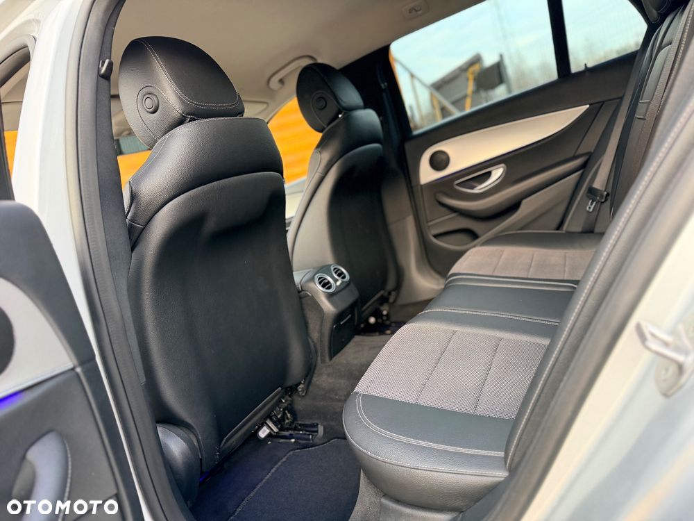 Mercedes-Benz Klasa E - 33