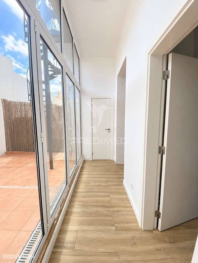 Apartamento T2 com logradouro no Campo Grande - Grande imagem: 2/9