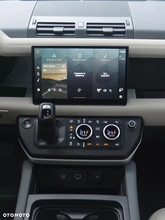 Land Rover Defender - 12