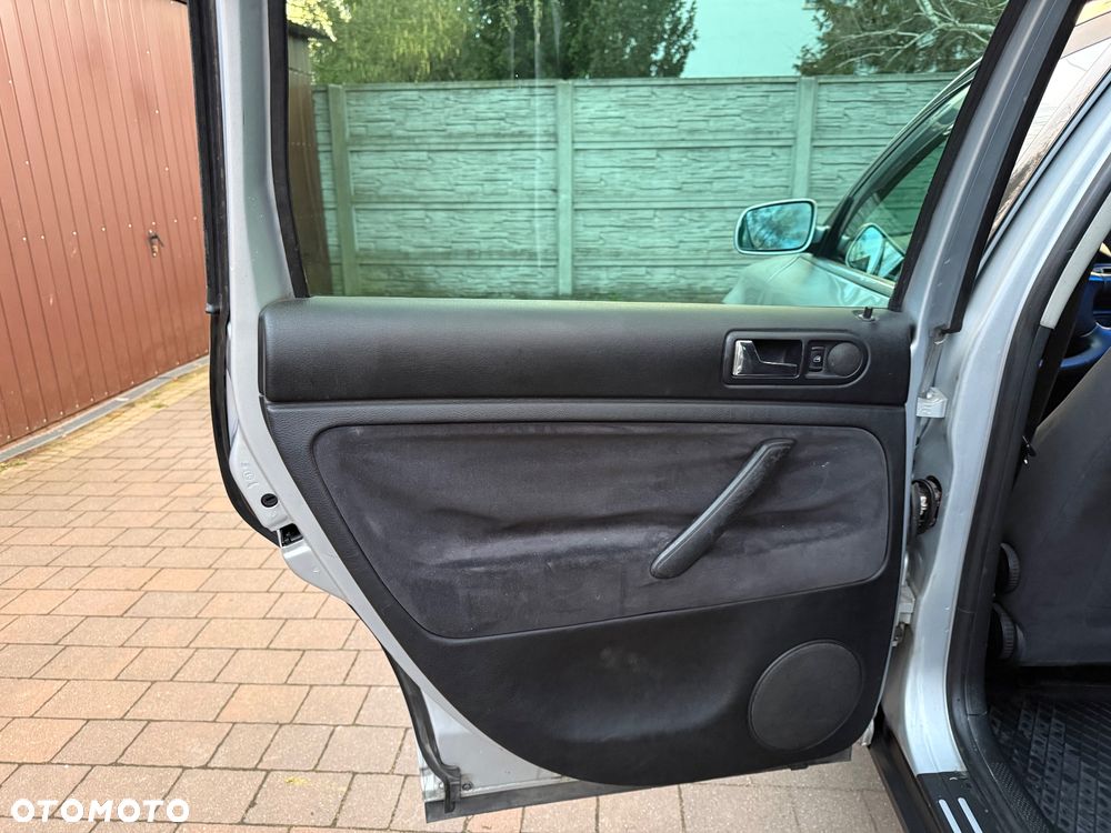 Volkswagen Passat 1.9 TDI Comfortline - 15