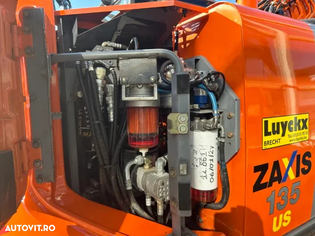 Hitachi ZX 135US-3 - 13