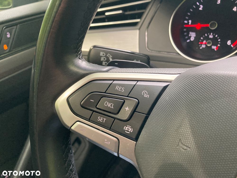 Volkswagen Passat 2.0 TDI EVO Essence DSG - 32