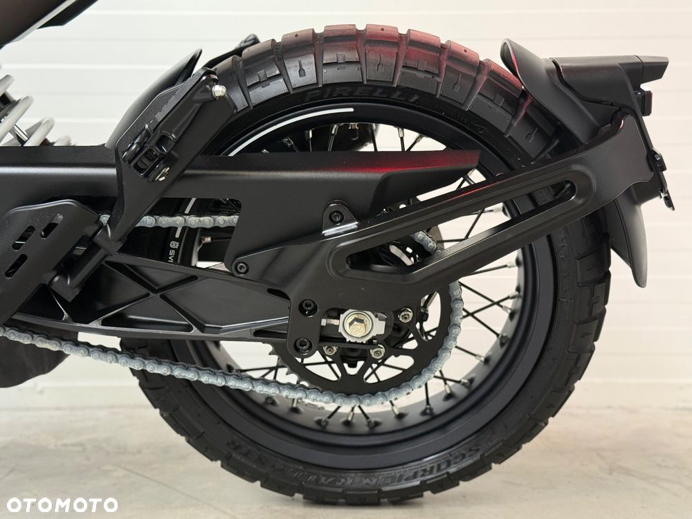 Husqvarna Svartpilen - 32